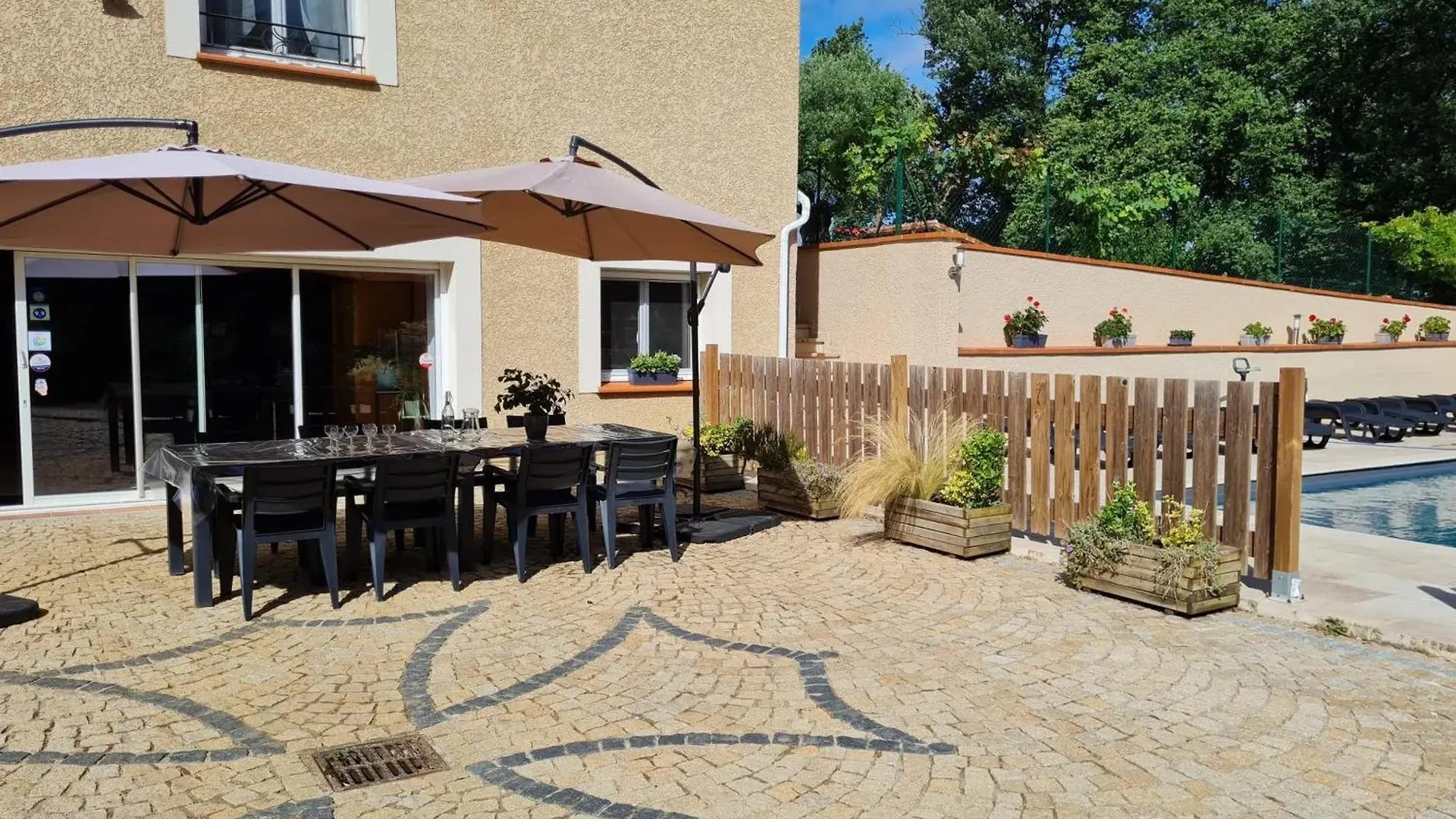 아파트 Appartement Spacieux Avec Piscine Partagee A Maurens 120 M² 프랑스